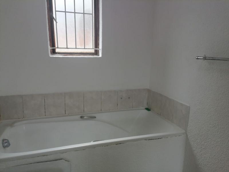 To Let 2 Bedroom Property for Rent in Woodlands KwaZulu-Natal