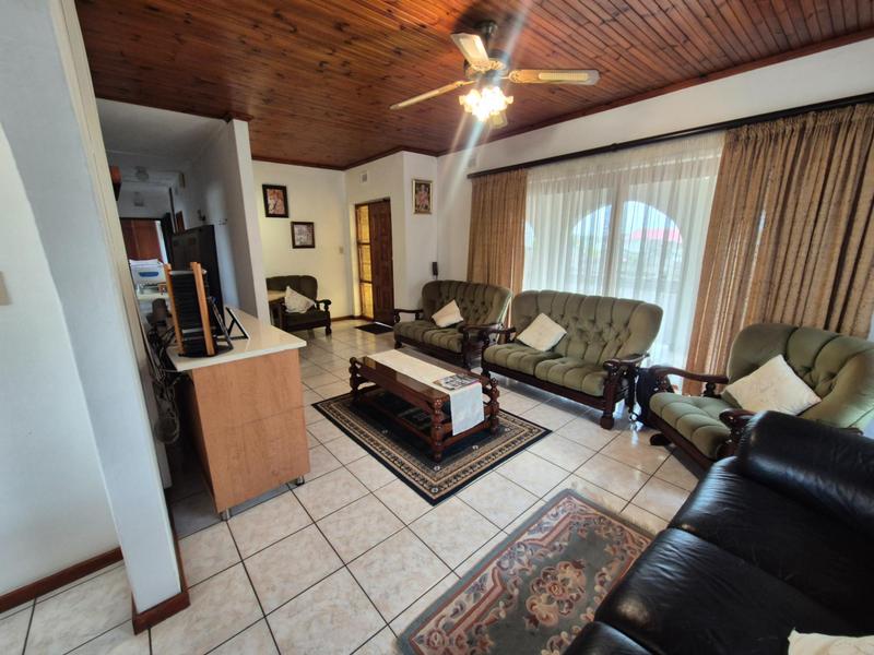 3 Bedroom Property for Sale in Umzinto KwaZulu-Natal