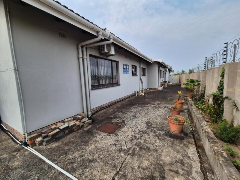 3 Bedroom Property for Sale in Umzinto KwaZulu-Natal