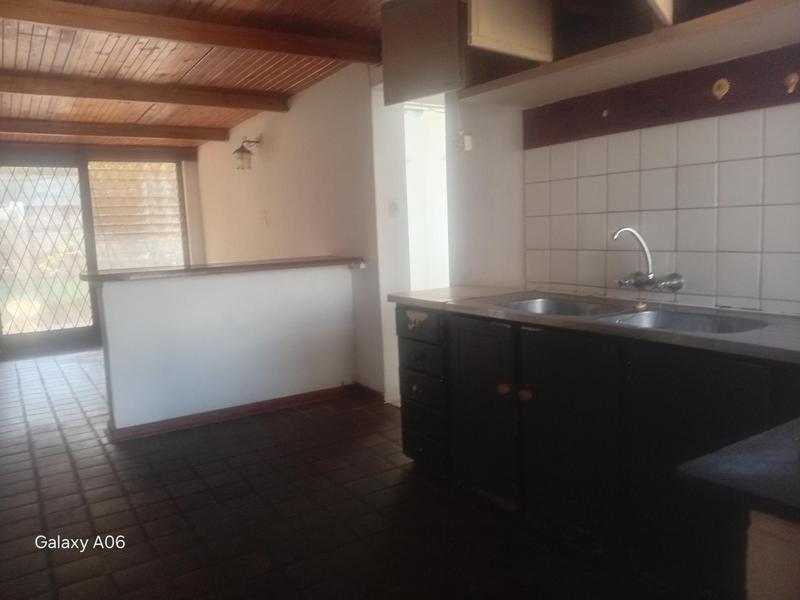 To Let 3 Bedroom Property for Rent in Oslo Beach KwaZulu-Natal