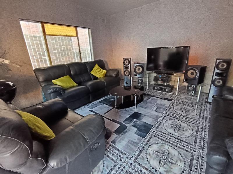 6 Bedroom Property for Sale in Northdale KwaZulu-Natal