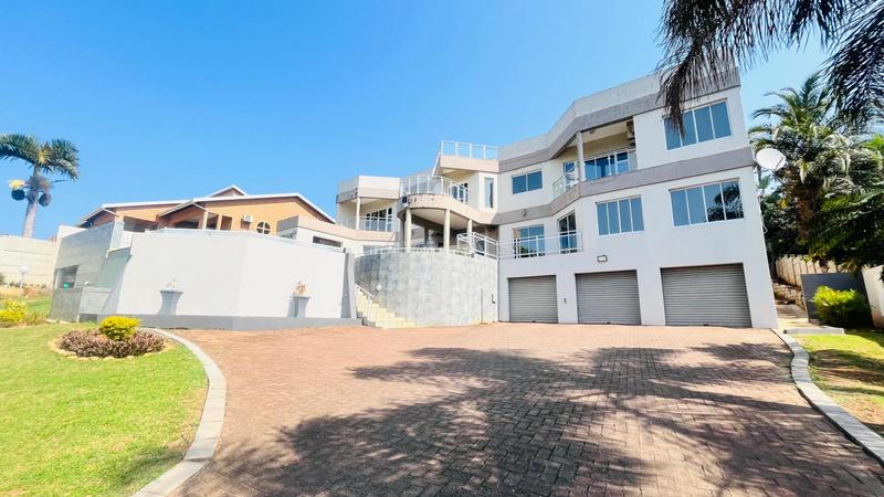 5 Bedroom Property for Sale in Uvongo KwaZulu-Natal