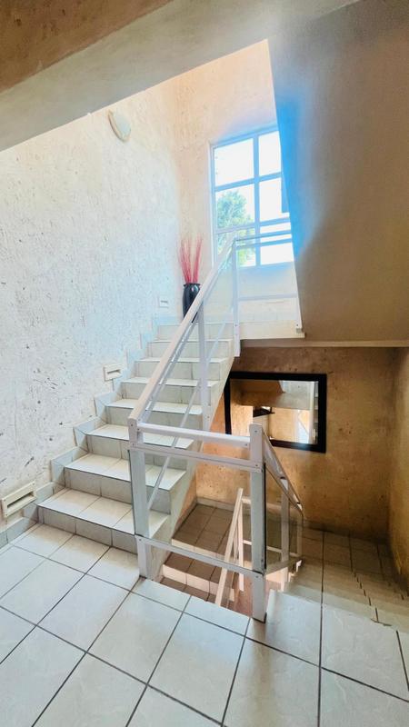 5 Bedroom Property for Sale in Uvongo KwaZulu-Natal