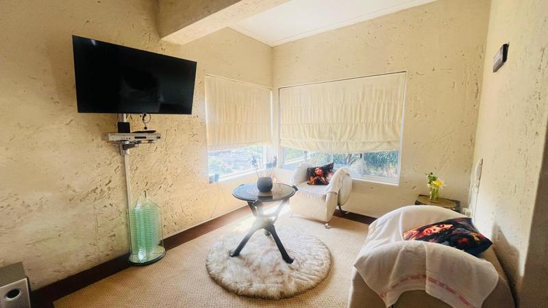 5 Bedroom Property for Sale in Uvongo KwaZulu-Natal
