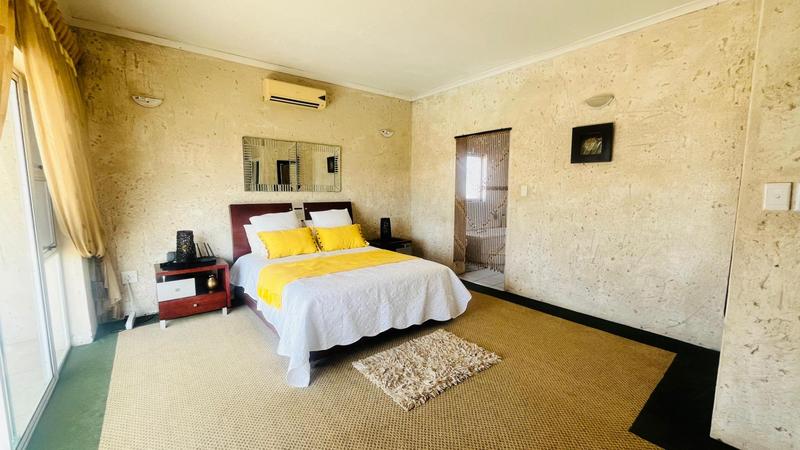 5 Bedroom Property for Sale in Uvongo KwaZulu-Natal