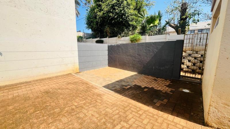 5 Bedroom Property for Sale in Uvongo KwaZulu-Natal
