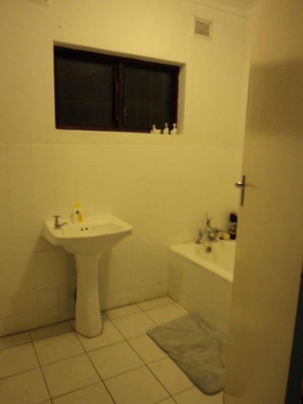 To Let 4 Bedroom Property for Rent in Bluff KwaZulu-Natal