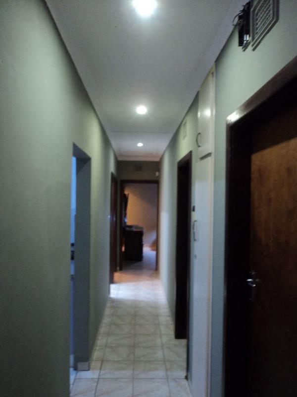 To Let 4 Bedroom Property for Rent in Bluff KwaZulu-Natal