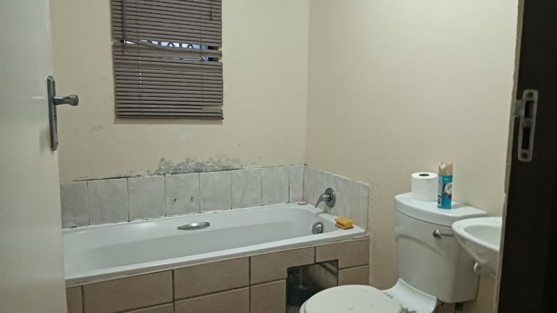 2 Bedroom Property for Sale in Montclair KwaZulu-Natal