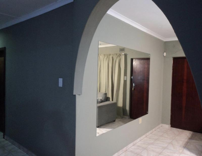 To Let 4 Bedroom Property for Rent in Bluff KwaZulu-Natal