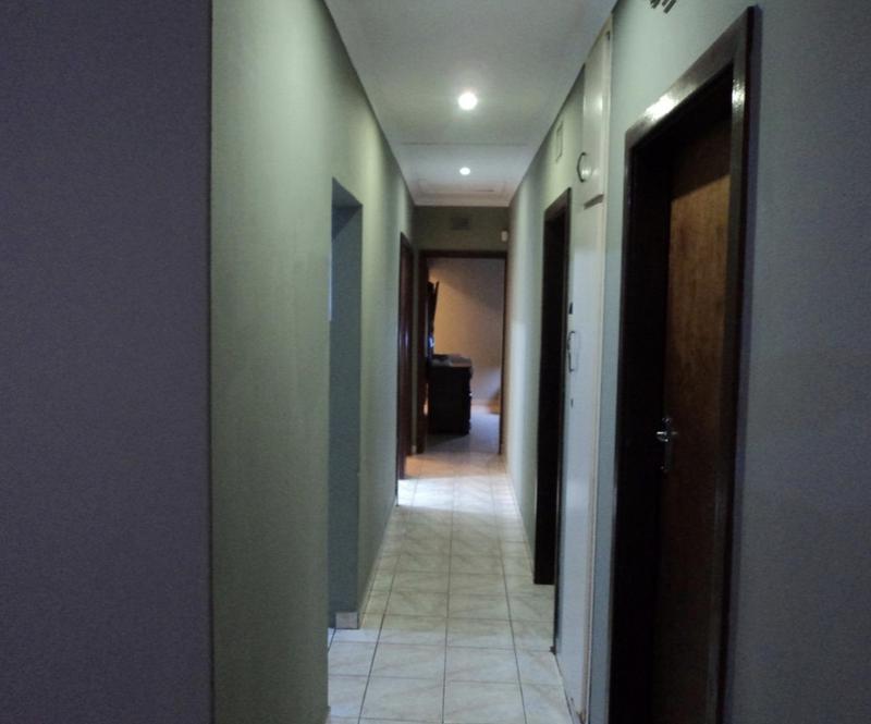 To Let 4 Bedroom Property for Rent in Bluff KwaZulu-Natal