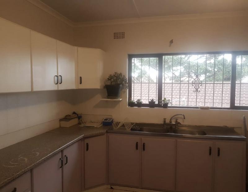 To Let 4 Bedroom Property for Rent in Bluff KwaZulu-Natal