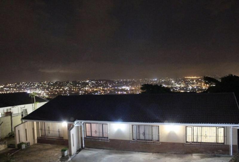 To Let 4 Bedroom Property for Rent in Bluff KwaZulu-Natal