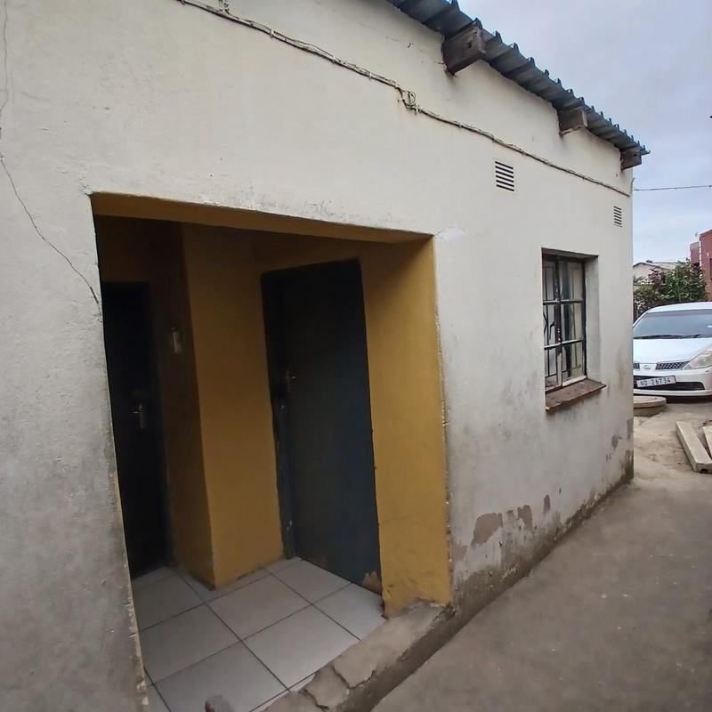 8 Bedroom Property for Sale in Umlazi KwaZulu-Natal