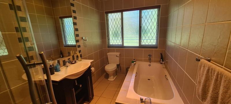 5 Bedroom Property for Sale in Dundee KwaZulu-Natal