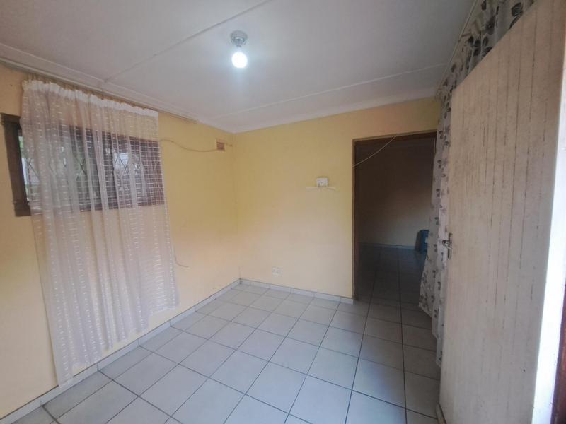 To Let 1 Bedroom Property for Rent in Caneside KwaZulu-Natal