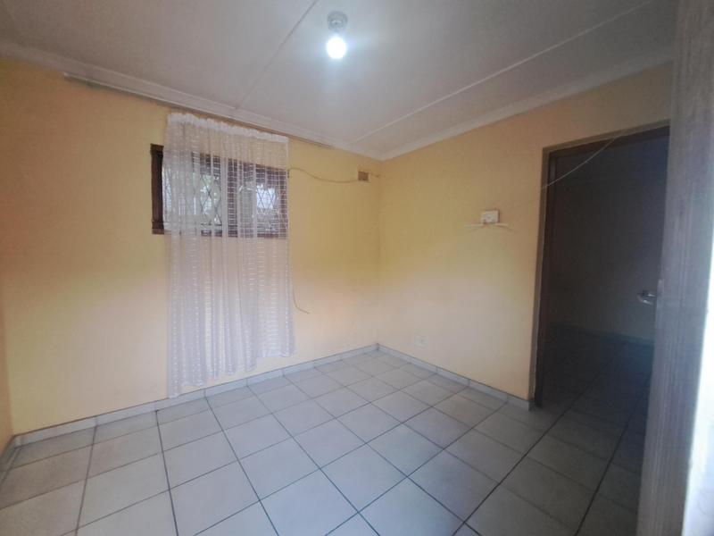 To Let 1 Bedroom Property for Rent in Caneside KwaZulu-Natal