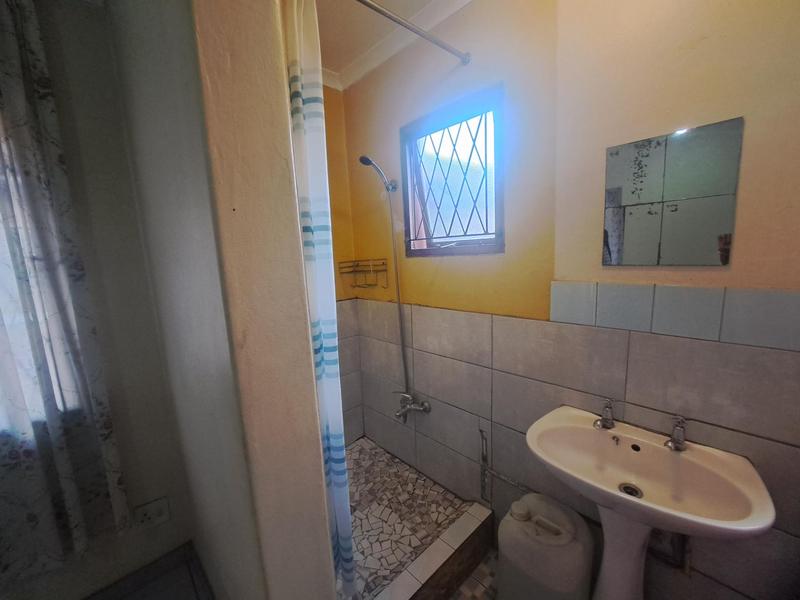 To Let 1 Bedroom Property for Rent in Caneside KwaZulu-Natal