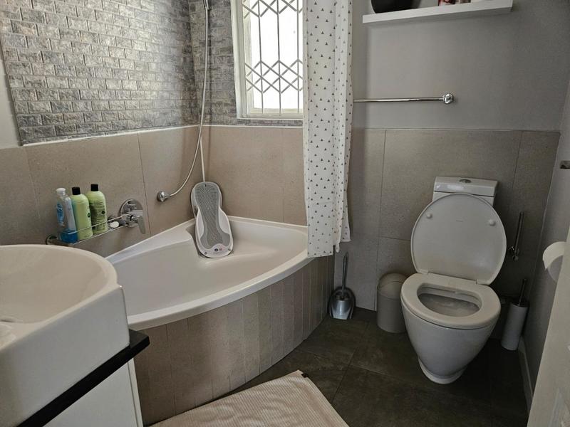 3 Bedroom Property for Sale in Dawncliffe KwaZulu-Natal