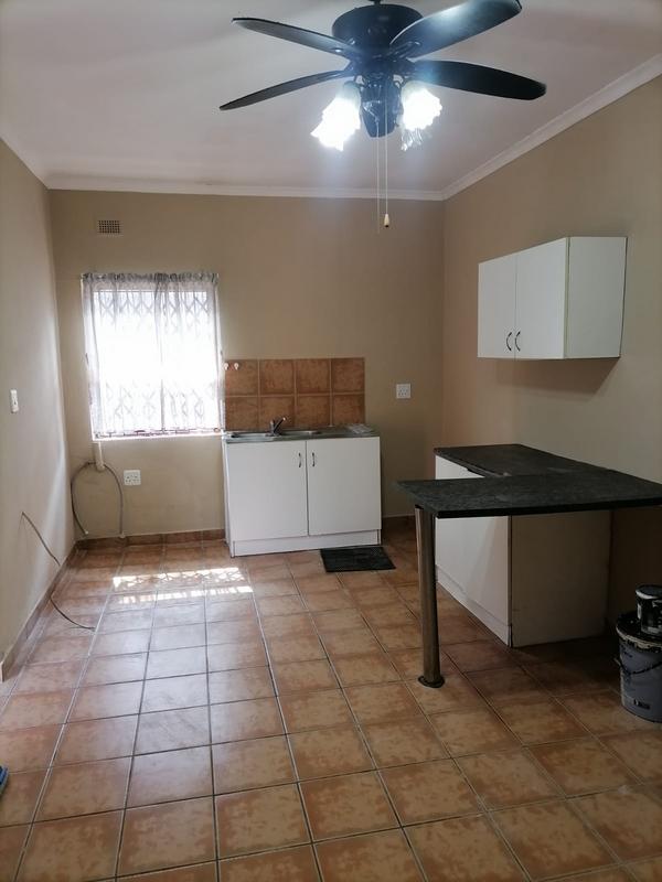 To Let 1 Bedroom Property for Rent in Malvern KwaZulu-Natal