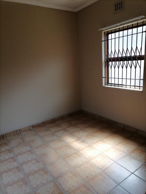 To Let 1 Bedroom Property for Rent in Malvern KwaZulu-Natal