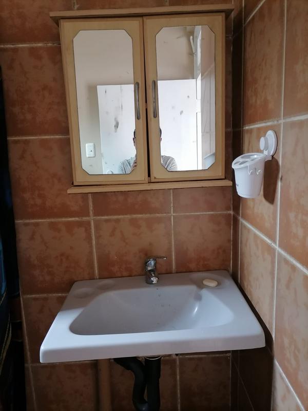 To Let 1 Bedroom Property for Rent in Malvern KwaZulu-Natal