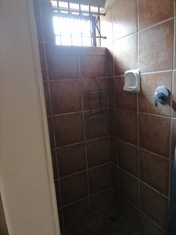 To Let 1 Bedroom Property for Rent in Malvern KwaZulu-Natal