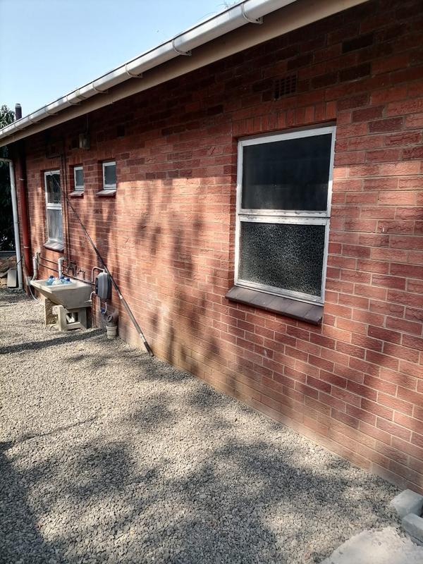 To Let 1 Bedroom Property for Rent in Malvern KwaZulu-Natal