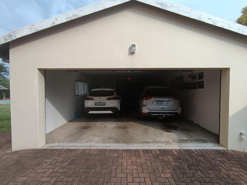 To Let 4 Bedroom Property for Rent in Uvongo KwaZulu-Natal