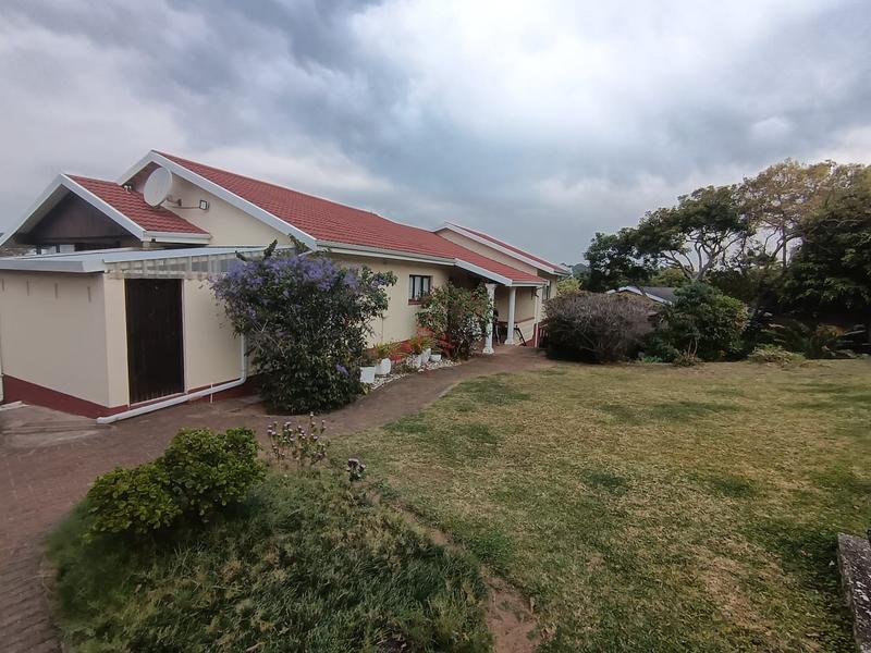 To Let 4 Bedroom Property for Rent in Uvongo KwaZulu-Natal