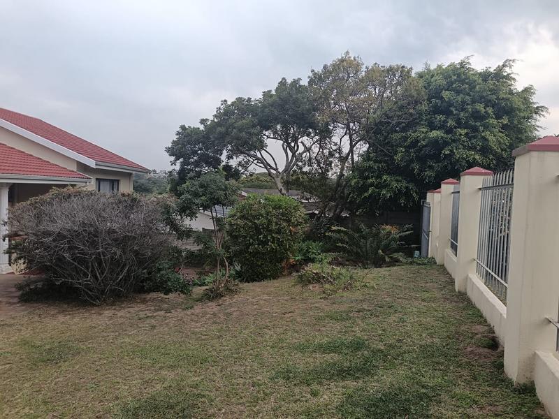To Let 4 Bedroom Property for Rent in Uvongo KwaZulu-Natal