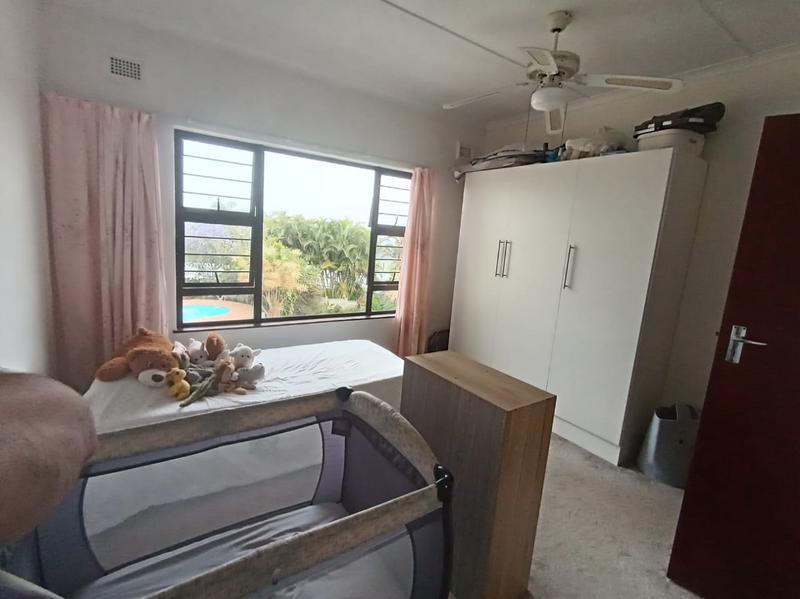 To Let 4 Bedroom Property for Rent in Uvongo KwaZulu-Natal