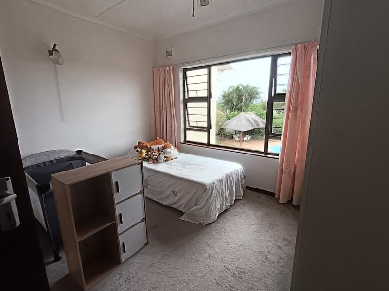 To Let 4 Bedroom Property for Rent in Uvongo KwaZulu-Natal