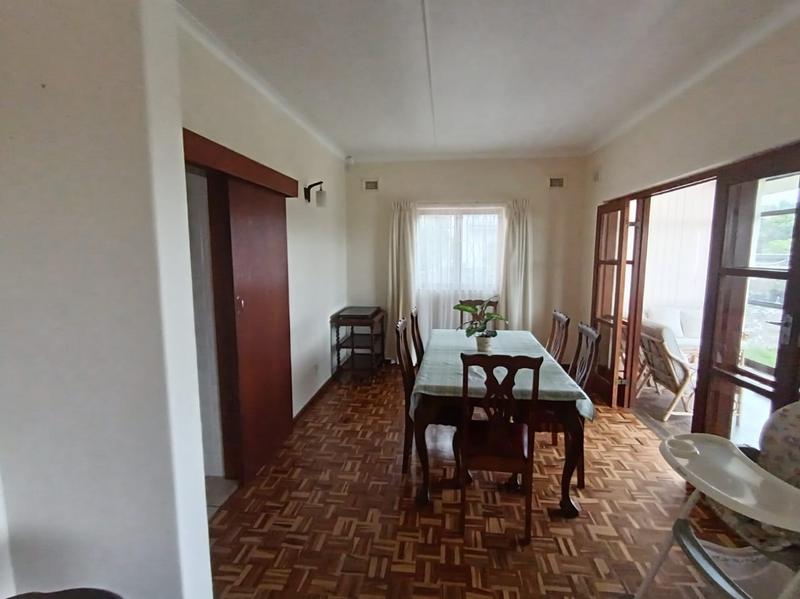 To Let 4 Bedroom Property for Rent in Uvongo KwaZulu-Natal