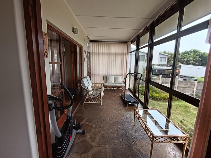 To Let 4 Bedroom Property for Rent in Uvongo KwaZulu-Natal