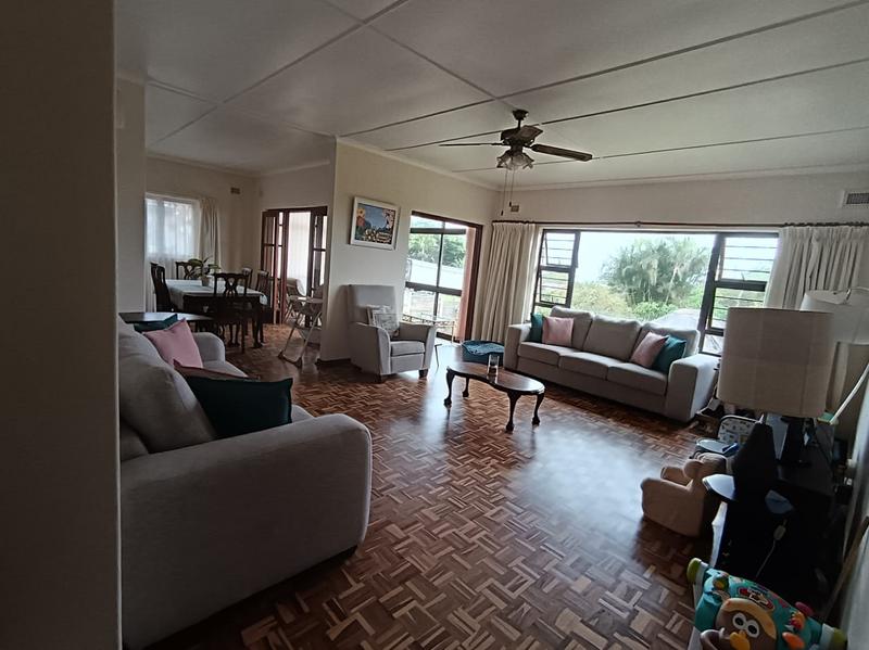 To Let 4 Bedroom Property for Rent in Uvongo KwaZulu-Natal