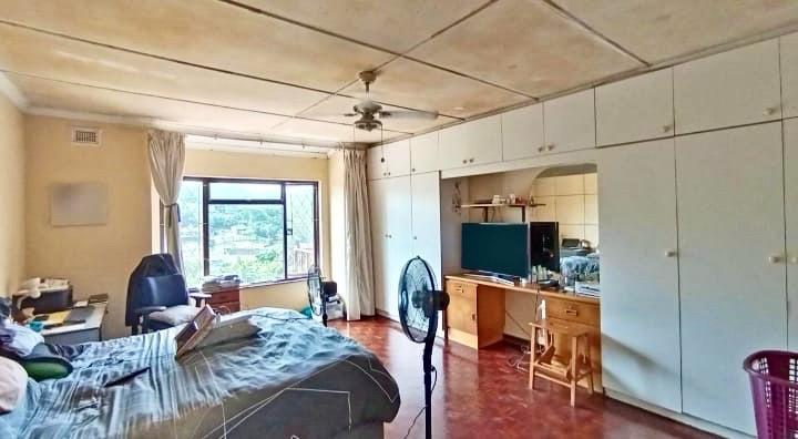 4 Bedroom Property for Sale in Amanzimtoti KwaZulu-Natal