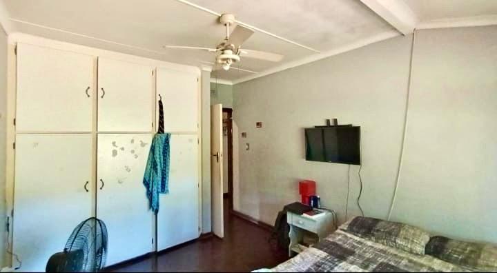 4 Bedroom Property for Sale in Amanzimtoti KwaZulu-Natal