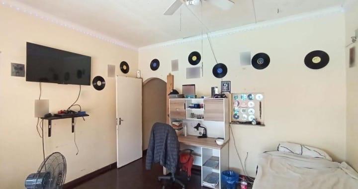 4 Bedroom Property for Sale in Amanzimtoti KwaZulu-Natal