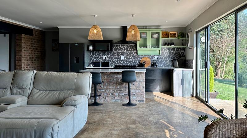 4 Bedroom Property for Sale in Mountain Homes KwaZulu-Natal