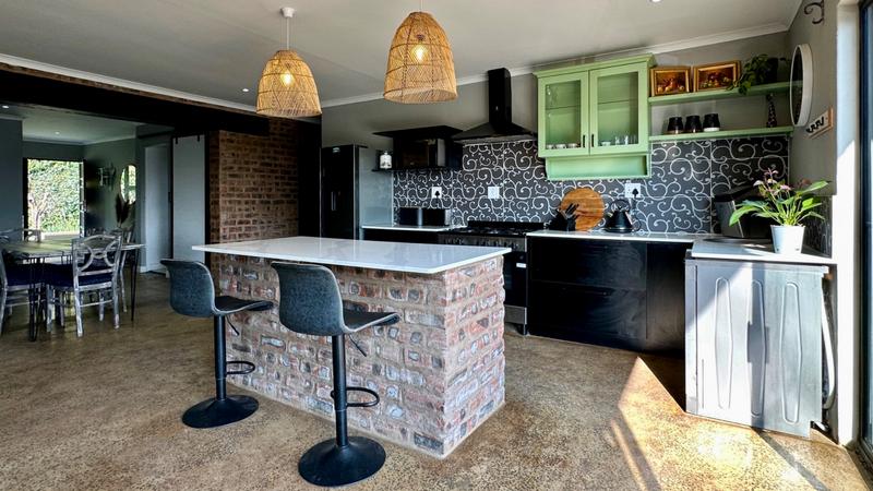 4 Bedroom Property for Sale in Mountain Homes KwaZulu-Natal