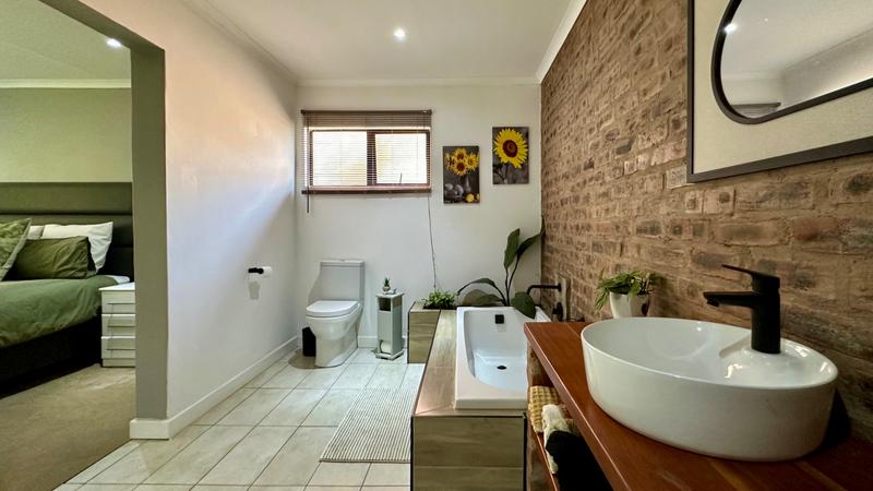 4 Bedroom Property for Sale in Mountain Homes KwaZulu-Natal