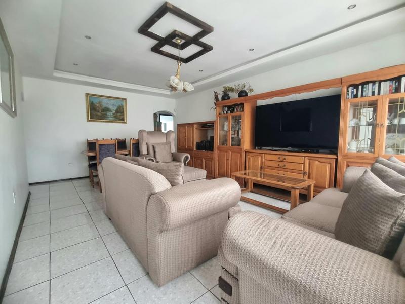 4 Bedroom Property for Sale in Isipingo Hills KwaZulu-Natal