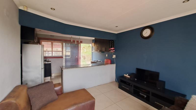 4 Bedroom Property for Sale in Umlazi KwaZulu-Natal