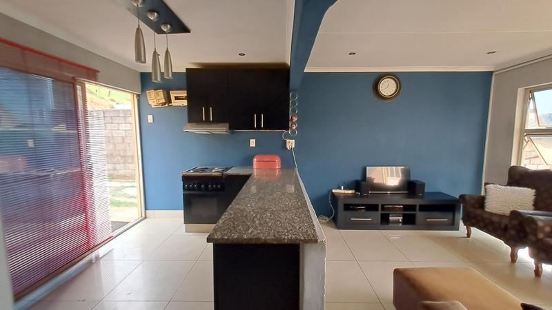4 Bedroom Property for Sale in Umlazi KwaZulu-Natal