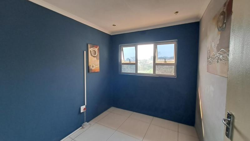 4 Bedroom Property for Sale in Umlazi KwaZulu-Natal