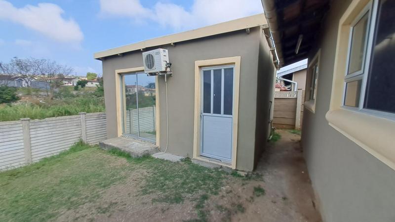 4 Bedroom Property for Sale in Umlazi KwaZulu-Natal