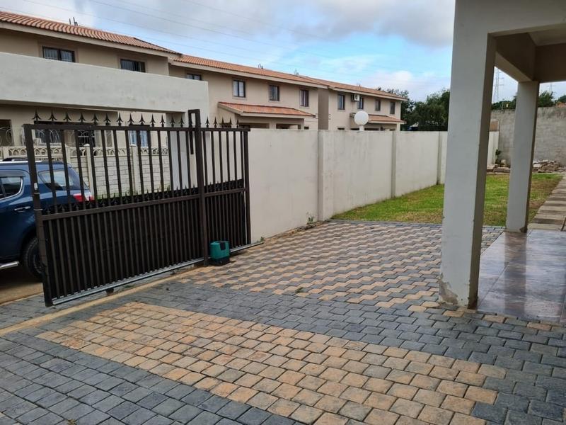 To Let 3 Bedroom Property for Rent in Forest Haven KwaZulu-Natal