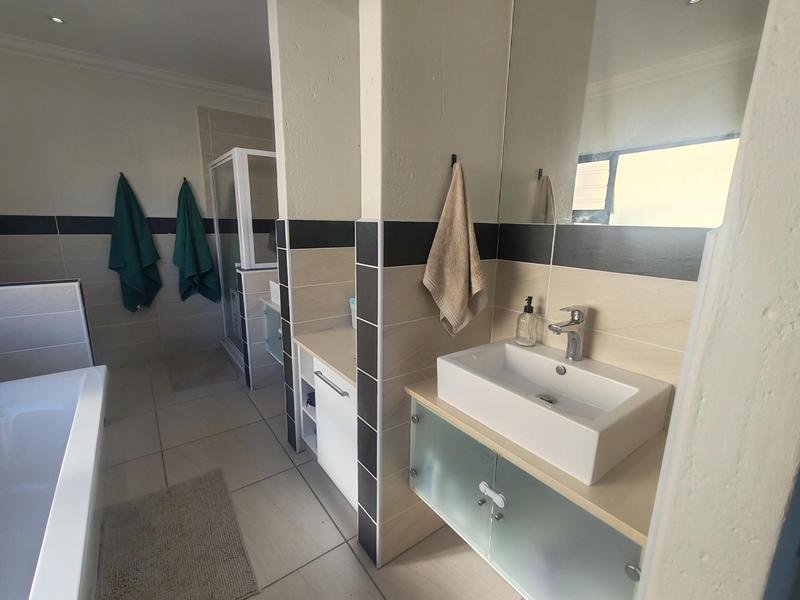 3 Bedroom Property for Sale in Shelly Beach KwaZulu-Natal