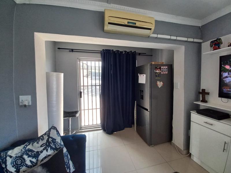 1 Bedroom Property for Sale in Malvern KwaZulu-Natal